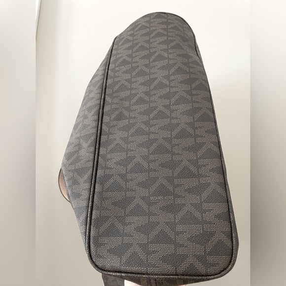 Michael Kors Tote - Picture 2 of 6
